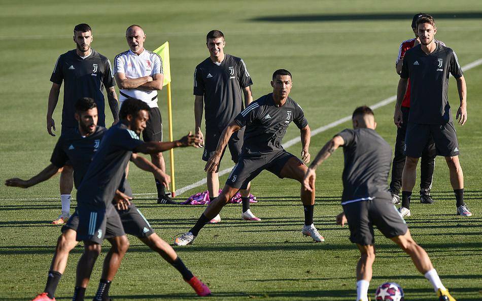  里昂发布备战花絮，加时末段门线救险，欧冠任务艰巨，心理建设被强调